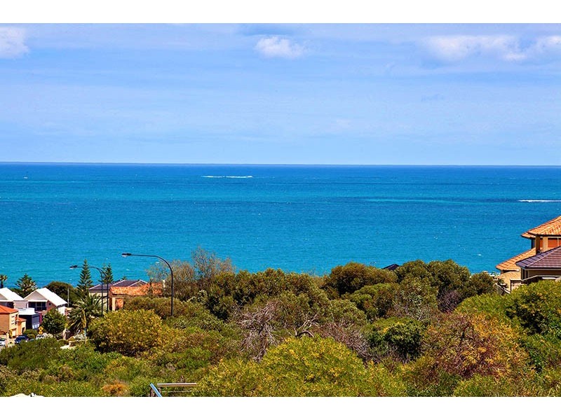 2 Baton Rouge Drive, Mindarie WA 6030