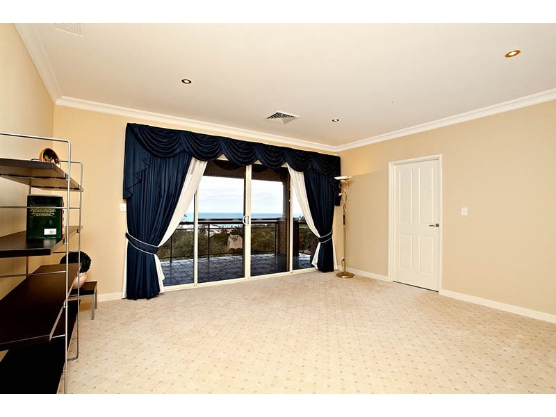 2 Baton Rouge Drive, Mindarie WA 6030