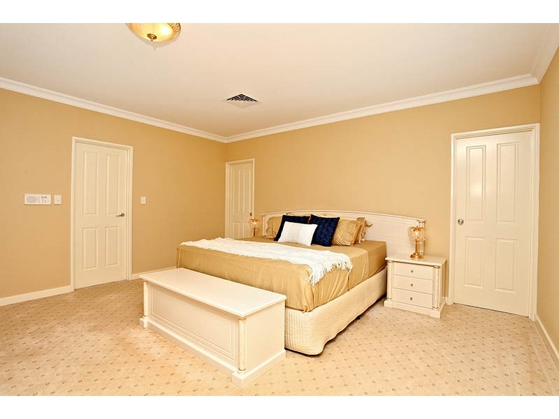 2 Baton Rouge Drive, Mindarie WA 6030