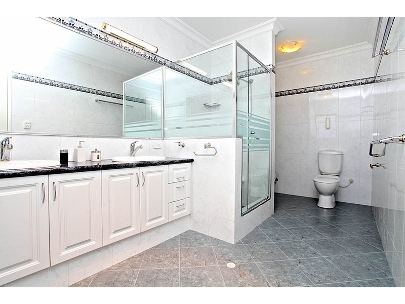 2 Baton Rouge Drive, Mindarie WA 6030