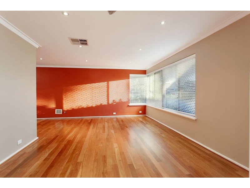 4 Atwell Court, Kardinya WA 6163