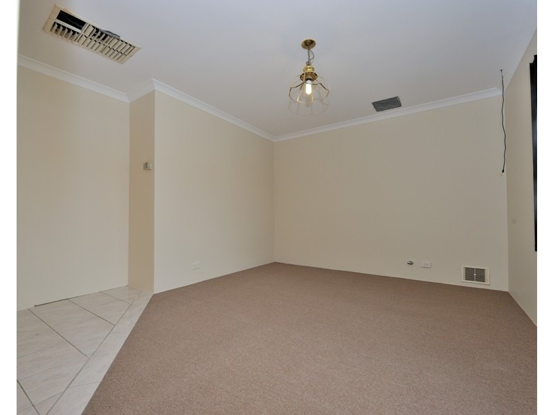 15 Chittering Place, Cooloongup WA 6168