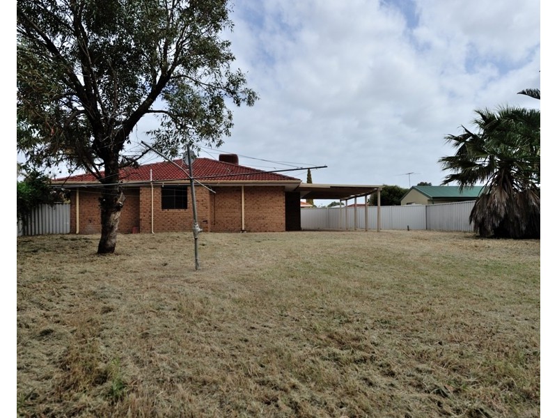 15 Chittering Place, Cooloongup WA 6168