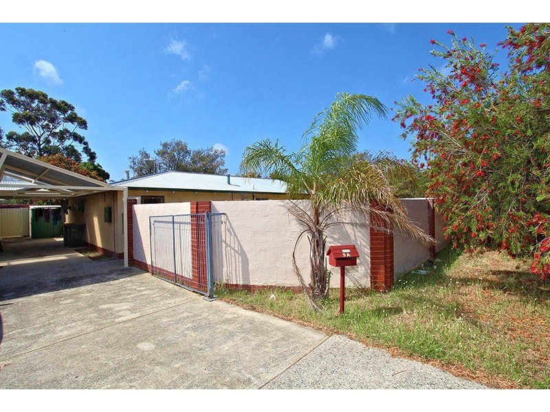 5A Warwick Place, Marangaroo WA 6064