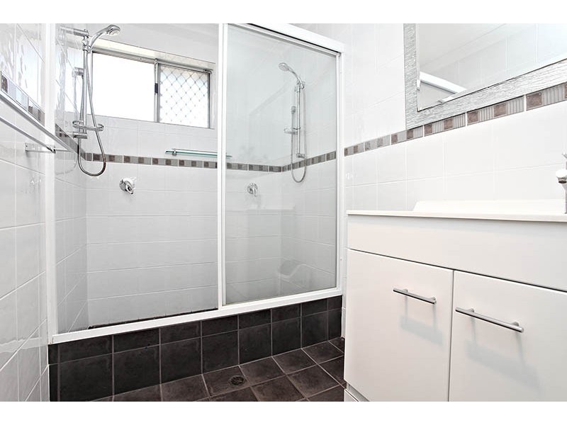 5A Warwick Place, Marangaroo WA 6064