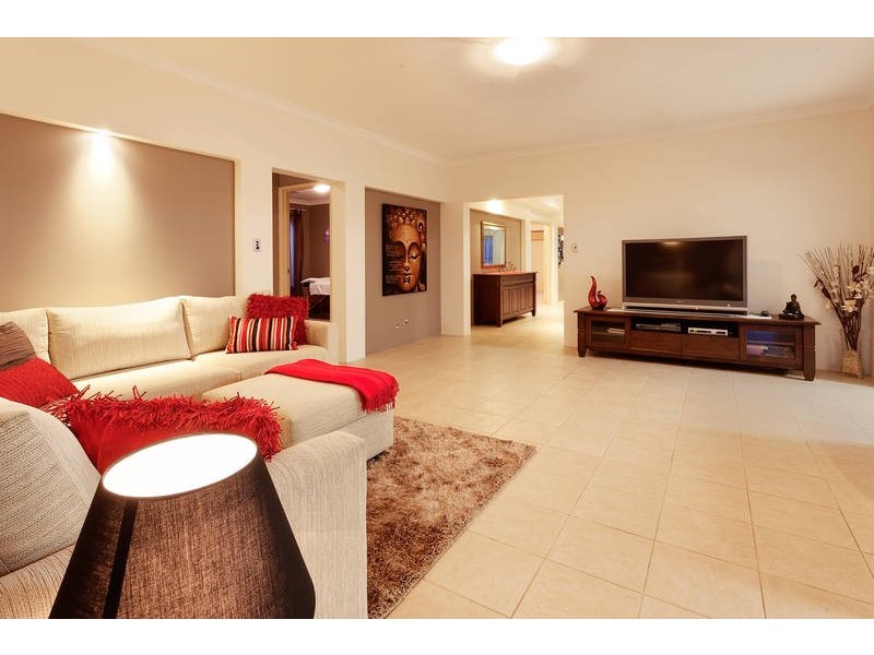 16 Alexandria Follow, Success WA 6164