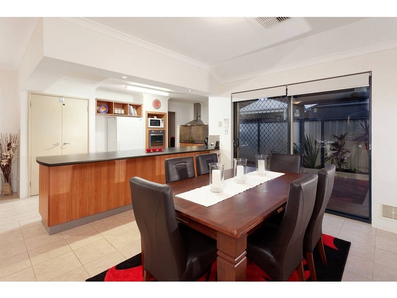 16 Alexandria Follow, Success WA 6164