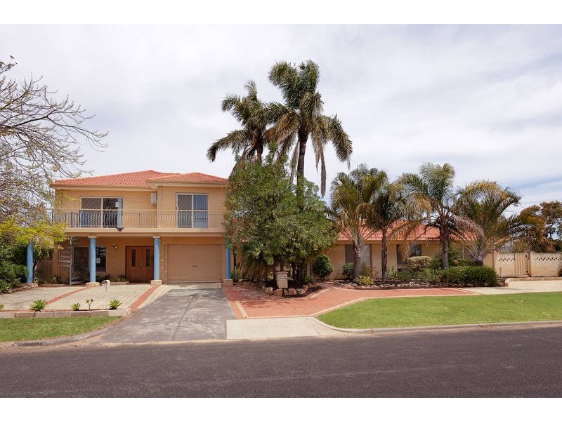 15 Monterey Court, Kardinya WA 6163