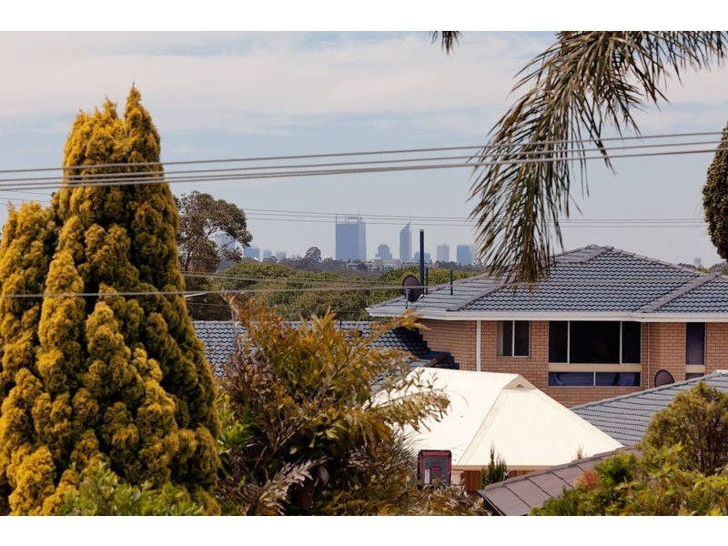 15 Monterey Court, Kardinya WA 6163