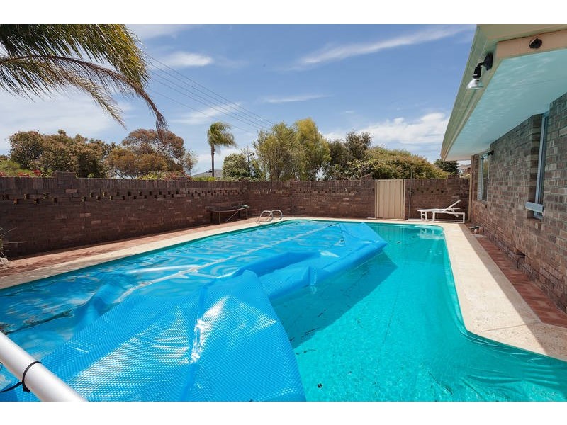 15 Monterey Court, Kardinya WA 6163