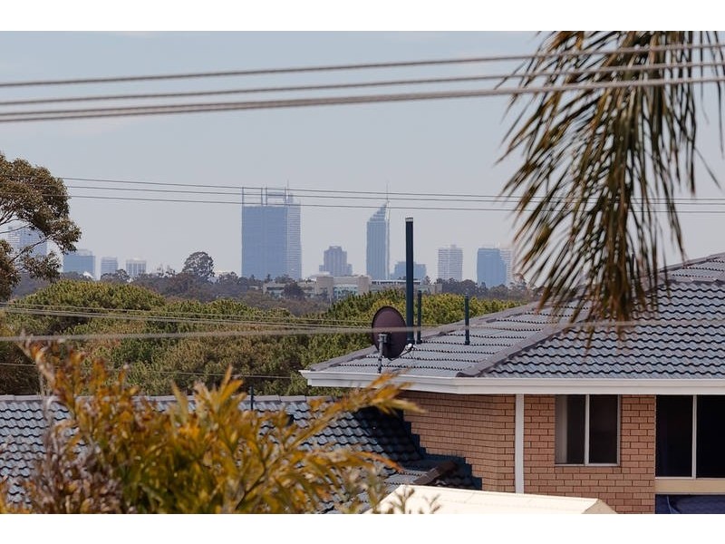 15 Monterey Court, Kardinya WA 6163