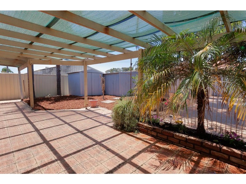 39 Magnolia Gardens, Yangebup WA 6164