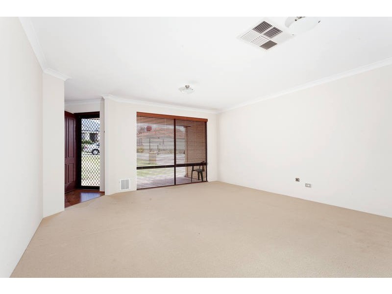 6 Wakehurst Loop, Success WA 6164