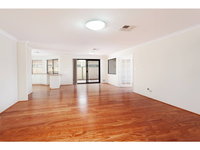 6 Wakehurst Loop, Success WA 6164