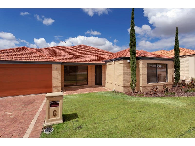 6 Wakehurst Loop, Success WA 6164
