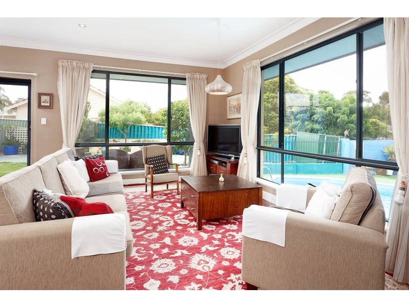 25 Bromley Road, Hilton WA 6163