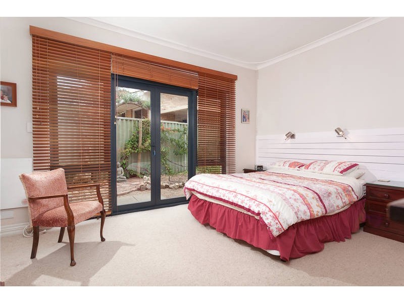 25 Bromley Road, Hilton WA 6163