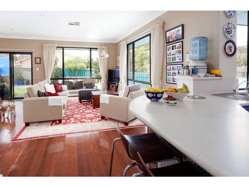 25 Bromley Road, Hilton WA 6163