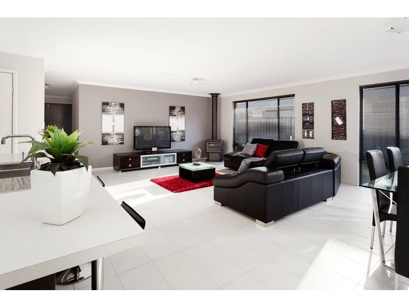 8 Songlark Court, Baldivis WA 6171