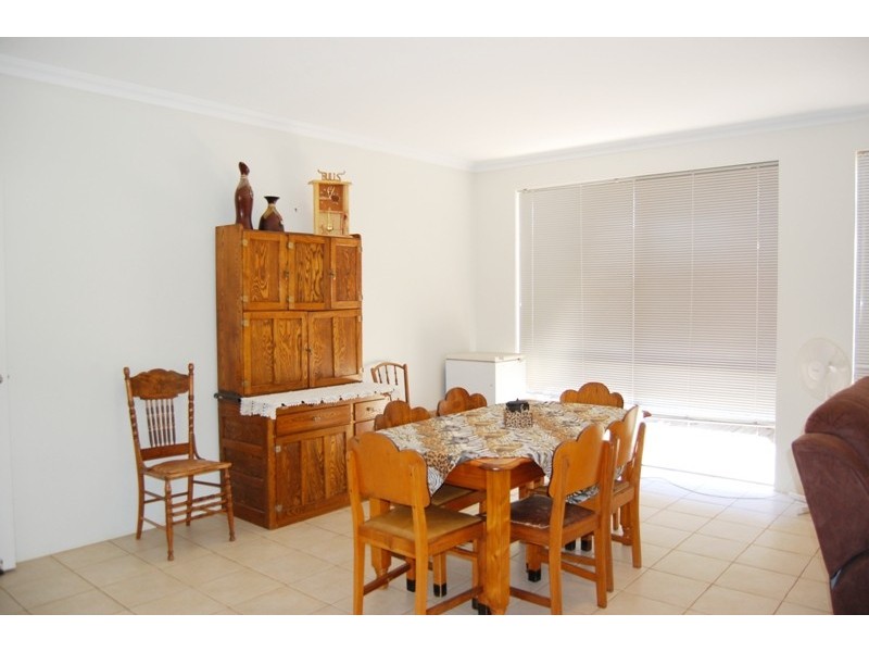 8 Lakeside Vista, Waikiki WA 6169