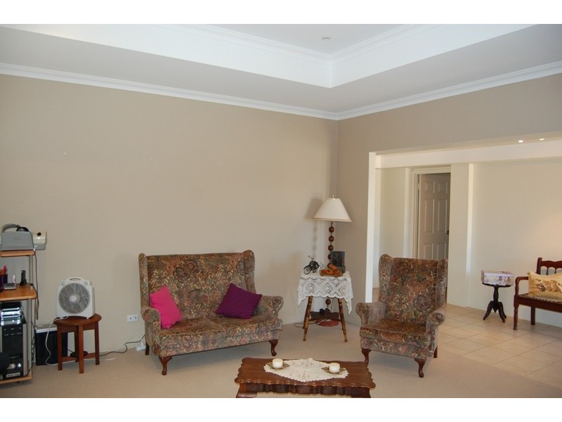 8 Lakeside Vista, Waikiki WA 6169