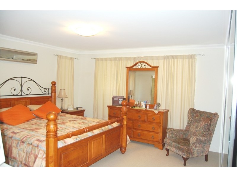 8 Lakeside Vista, Waikiki WA 6169