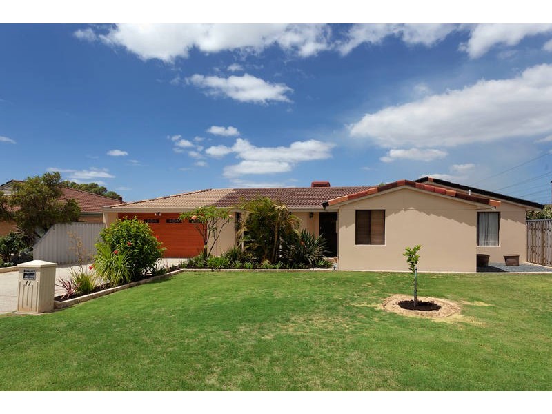 11 Bundy Court, South Lake WA 6164
