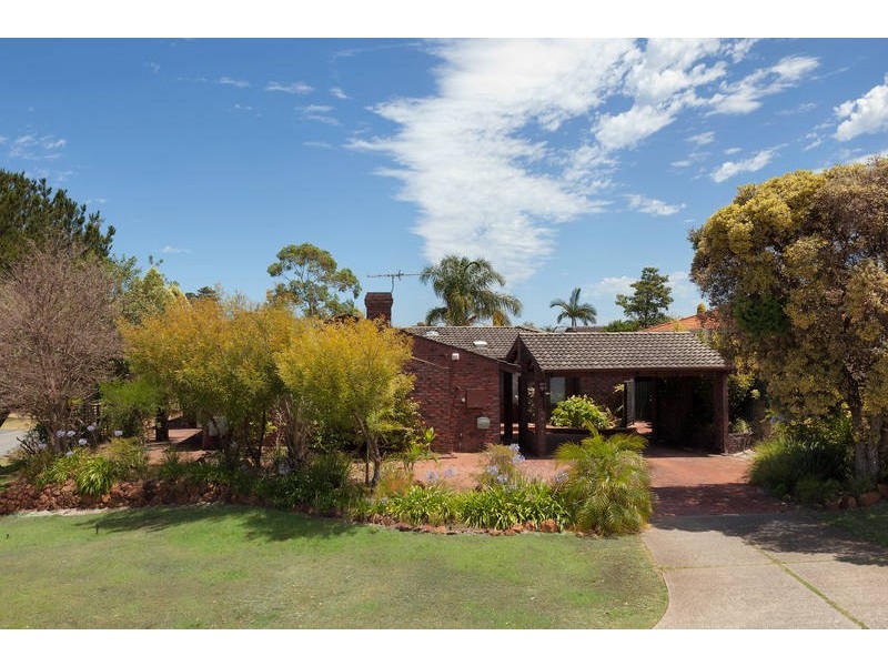 1 Lakeview Place, Bibra Lake WA 6163