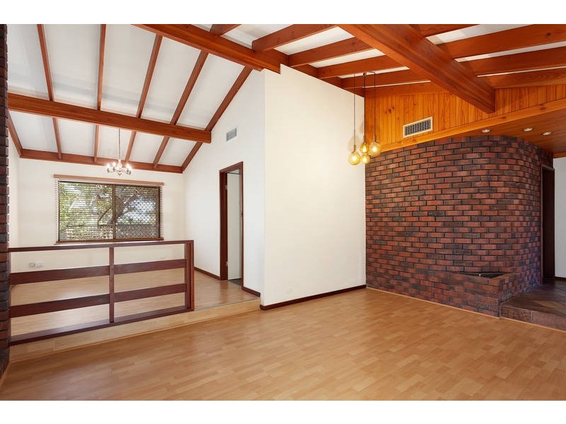 1 Lakeview Place, Bibra Lake WA 6163