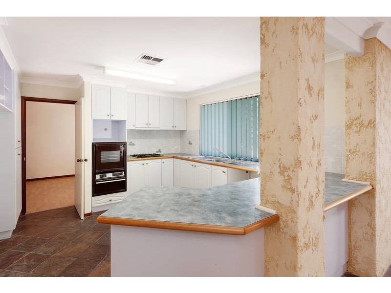 1 Lakeview Place, Bibra Lake WA 6163