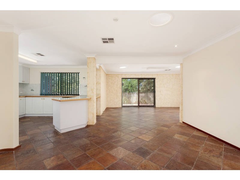 1 Lakeview Place, Bibra Lake WA 6163