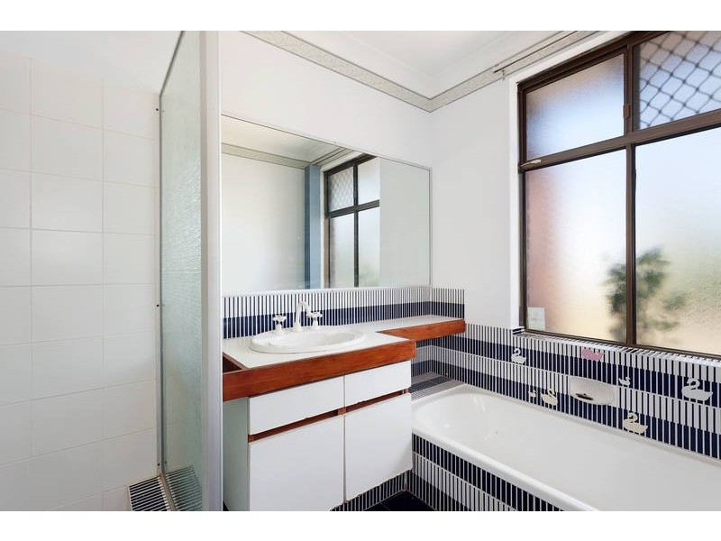 1 Lakeview Place, Bibra Lake WA 6163