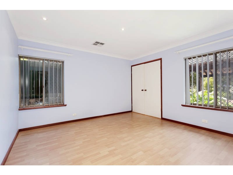 1 Lakeview Place, Bibra Lake WA 6163