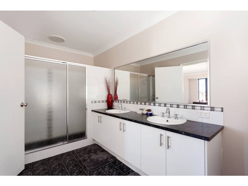 13 Baumea Turn, Hammond Park WA 6164