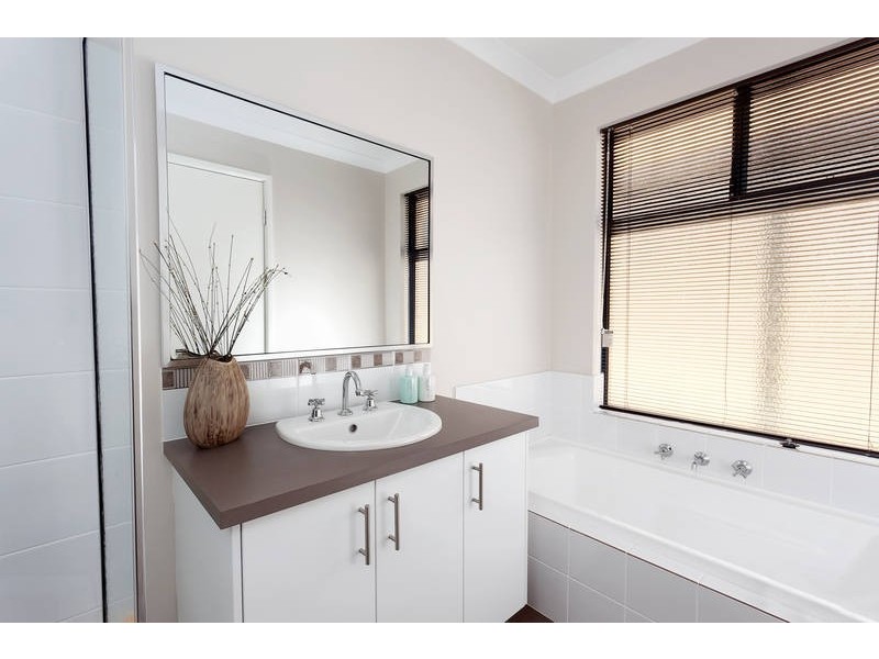 13 Baumea Turn, Hammond Park WA 6164