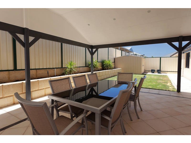 13 Baumea Turn, Hammond Park WA 6164