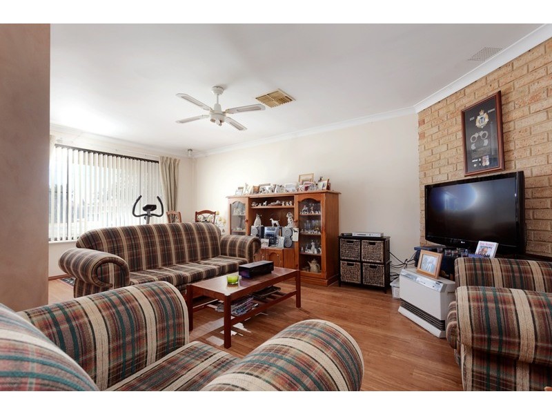 8 Iris Place, Yangebup WA 6164