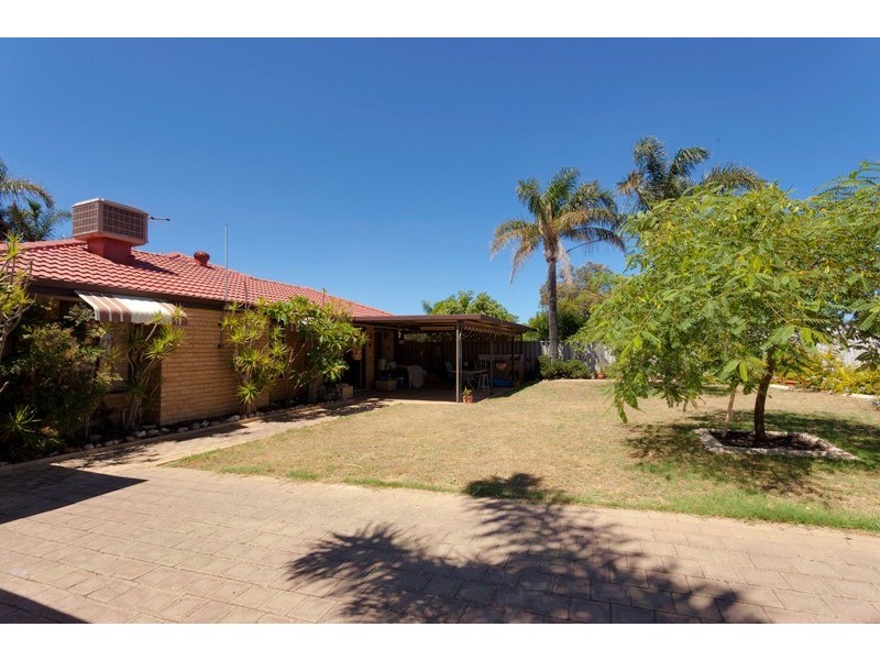 8 Iris Place, Yangebup WA 6164