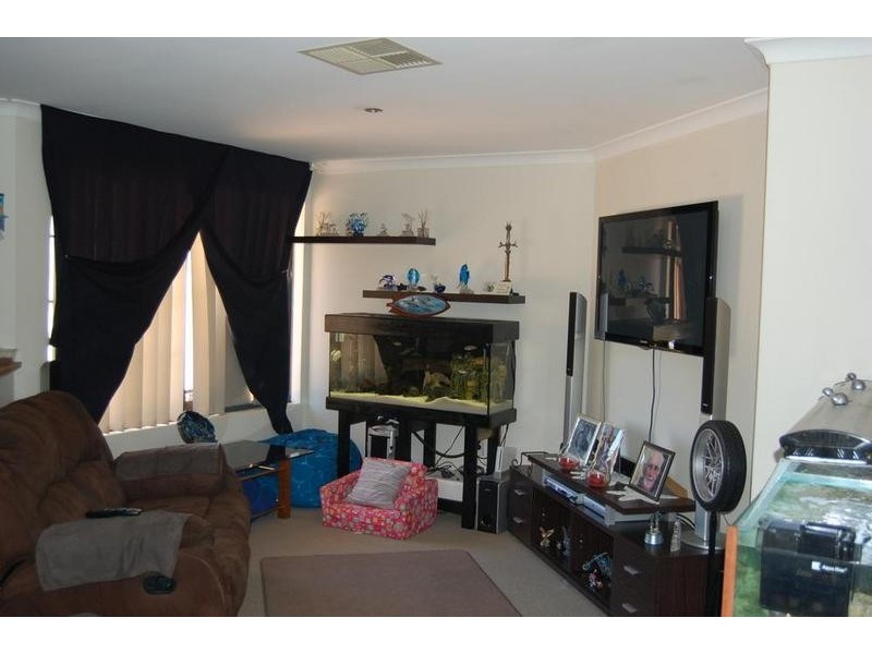 6 Coorong Turn, Warnbro WA 6169