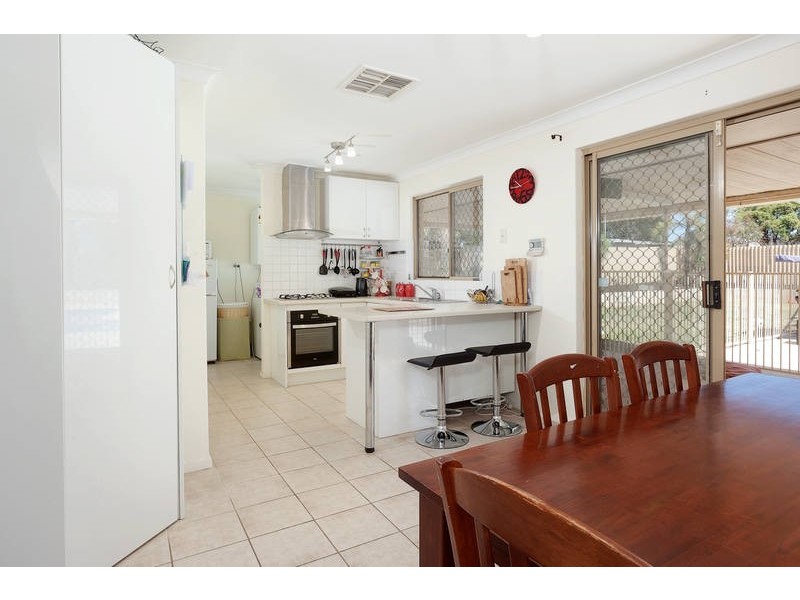 19 Grassbird Loop, Yangebup WA 6164