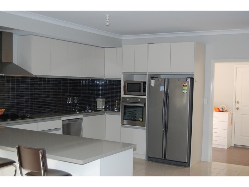 9 Ironbark Terrace, Hammond Park WA 6164