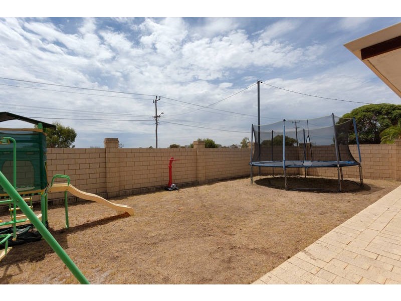 1 Gilchrist Avenue, Bibra Lake WA 6163