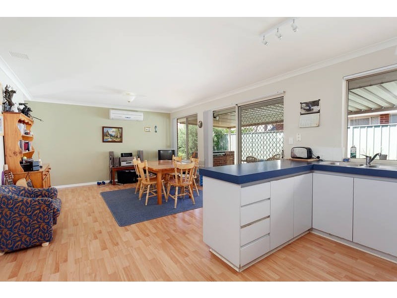 16 Dunnage Court, Atwell WA 6164
