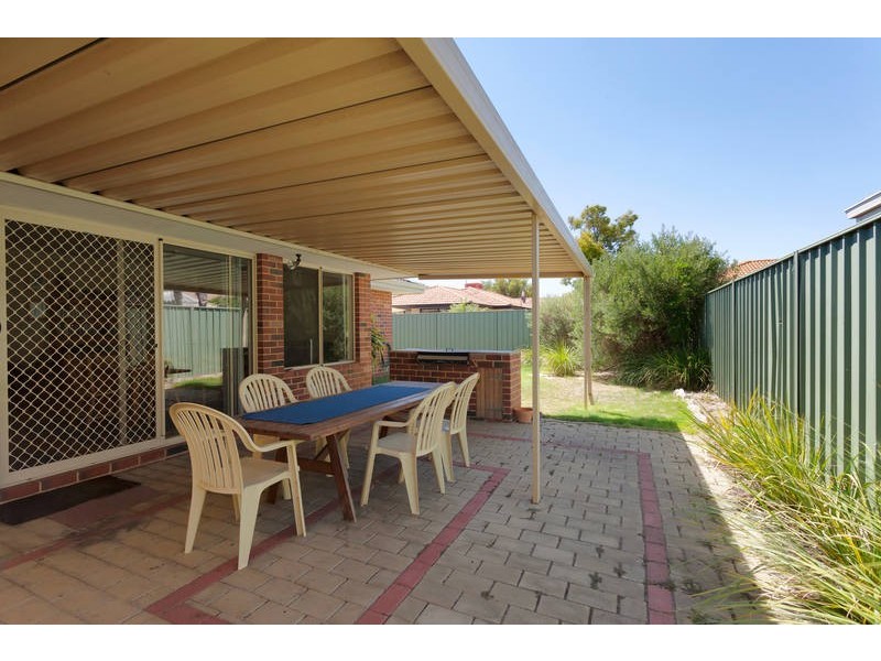 16 Dunnage Court, Atwell WA 6164