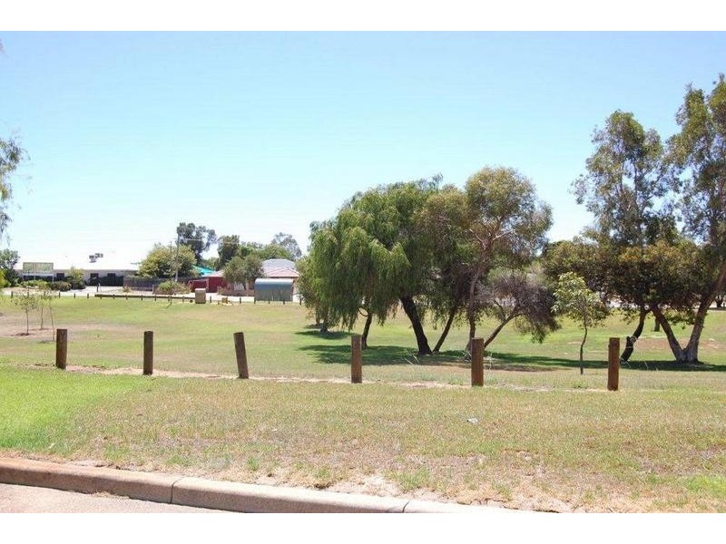 10 Hargrave Place, Parmelia WA 6167