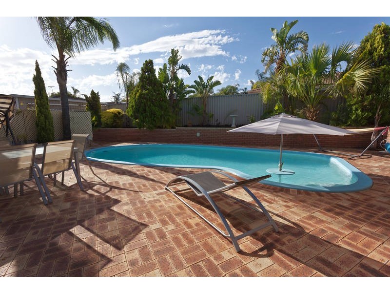 10 Camphor Close, South Lake WA 6164