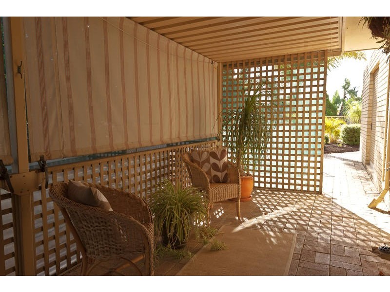 10 Camphor Close, South Lake WA 6164