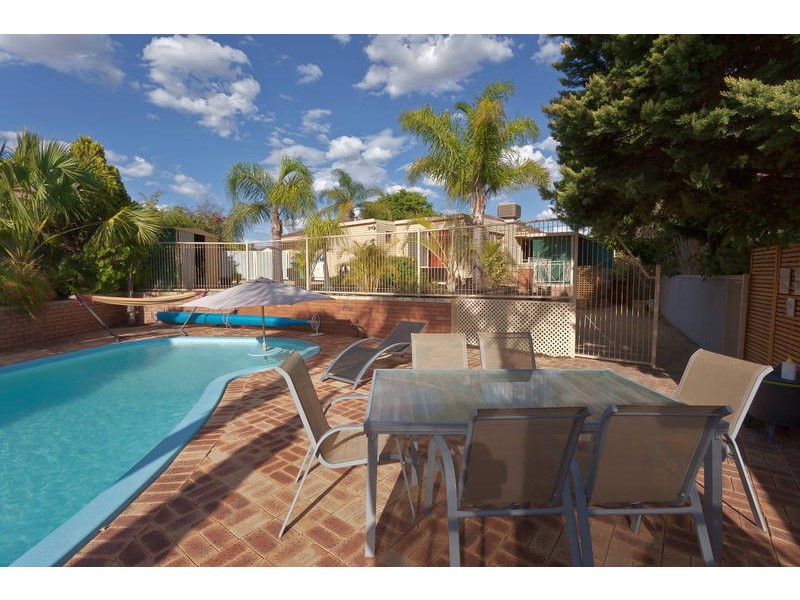 10 Camphor Close, South Lake WA 6164