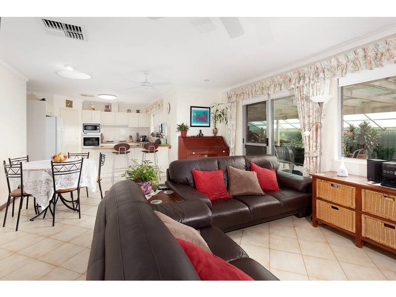 18 Bracken Way, Bibra Lake WA 6163