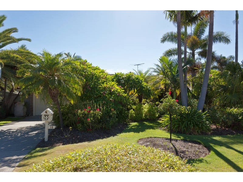18 Bracken Way, Bibra Lake WA 6163